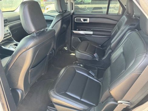 Used 2020 Ford Explorer XLT w/ Equipment Group 202A AWD/4WD image 11