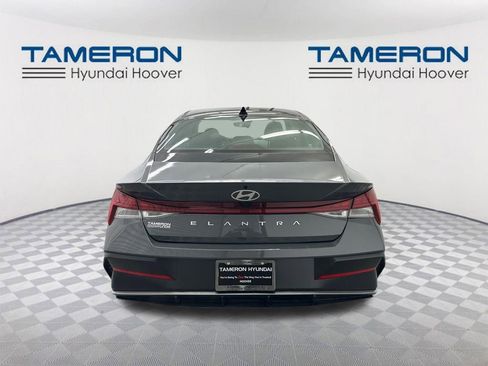 Used 2025 Hyundai Elantra SEL FWD image 4