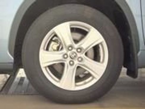 Used 2022 Toyota Highlander LE image 9