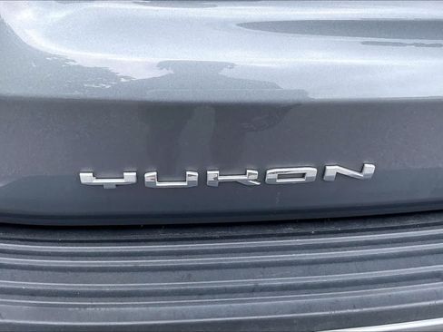 Used 2022 GMC Yukon SLT w/ SLT Luxury Package AWD/4WD image 32