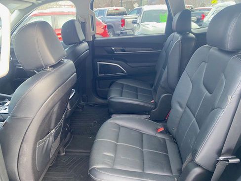 Used 2023 Kia Telluride EX w/ EX Captain's Chair Package image 14