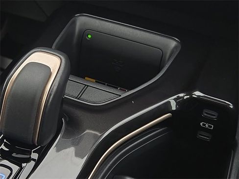 Used 2025 Toyota Crown Limited image 29