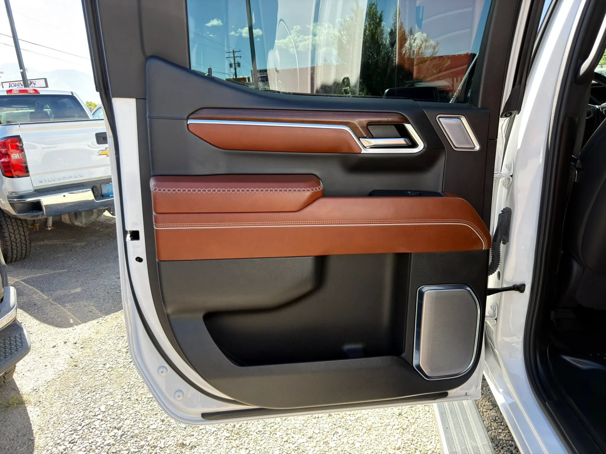 Used 2024 GMC Sierra 1500 Denali Ultimate AWD/4WD image 32
