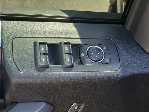 Used 2018 Ford F150 XLT w/ Equipment Group 302A Luxury image 19