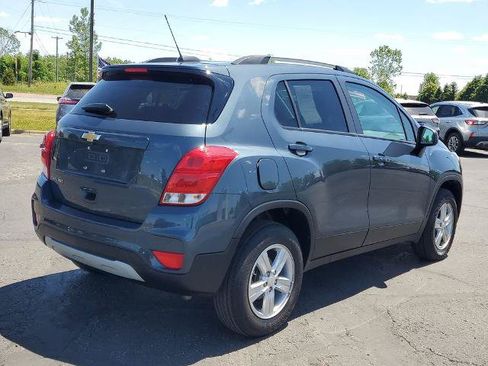 Used 2022 Chevrolet Trax LT w/ LT Convenience Package AWD/4WD image 4