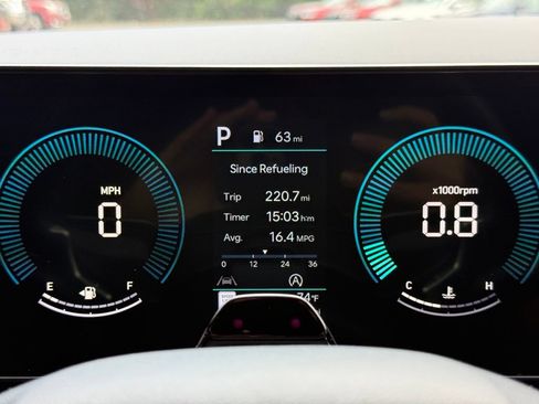 Used 2025 Hyundai Santa Fe SEL FWD image 12