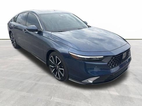 Used 2024 Honda Accord Touring image 3