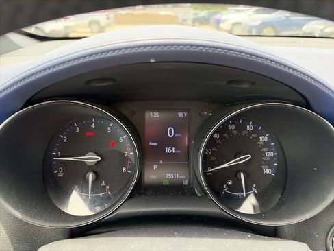 Used 2020 Toyota C-HR XLE FWD image 11