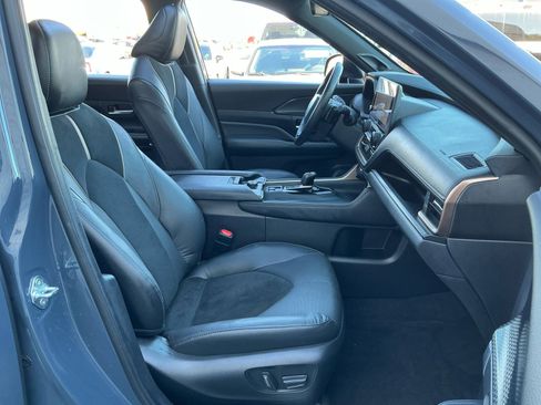 Used 2024 Toyota Grand Highlander AWD Hybrid image 19