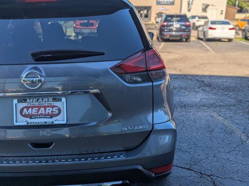 Used 2018 Nissan Rogue SV w/ Sun & Sound Touring Package AWD/4WD image 39