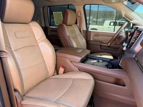 Used 2022 RAM 3500 Limited AWD/4WD image 19