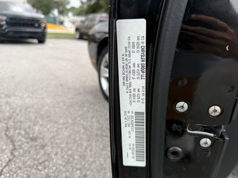 Used 2011 Dodge Challenger image 18