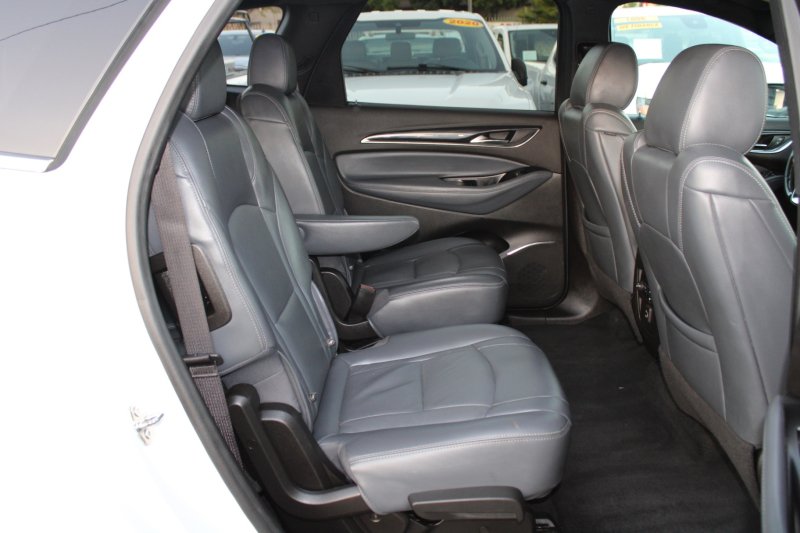 Used 2022 Buick Enclave Essence FWD image 10