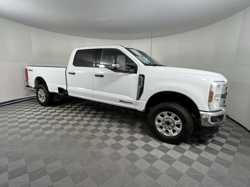 Used 2024 Ford F350 XLT image 6