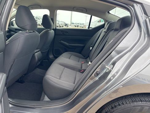 Used 2024 Nissan Altima 2.5 SV image 16