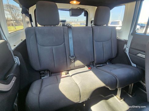 Used 2015 Jeep Wrangler Unlimited Sport image 44