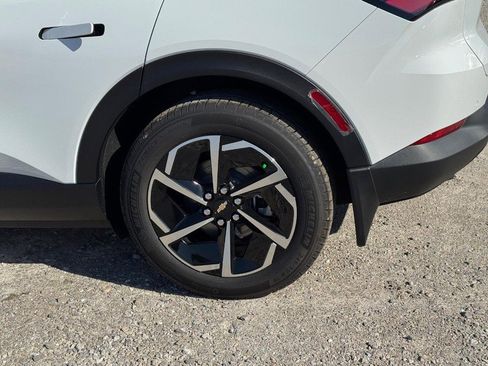 New 2026 Chevrolet Equinox EV LT image 4