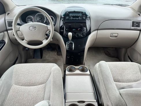 Used 2005 Toyota Sienna CE image 16