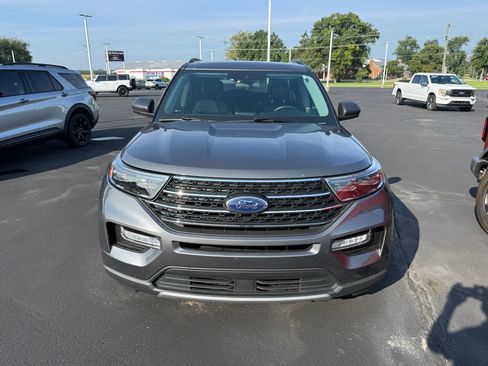 Used 2022 Ford Explorer XLT w/ Equipment Group 202A AWD/4WD image 2