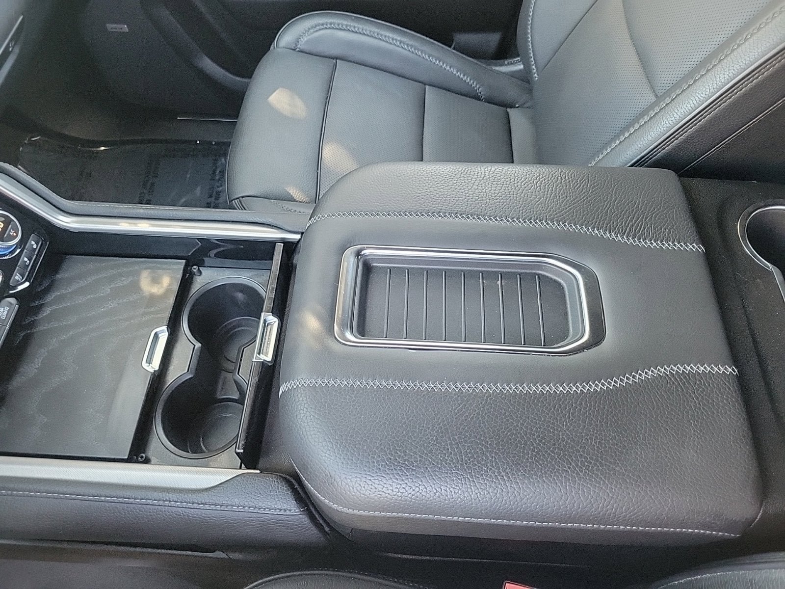 Certified 2024 GMC Yukon Denali w/ Advanced Technology Package RWD image 23