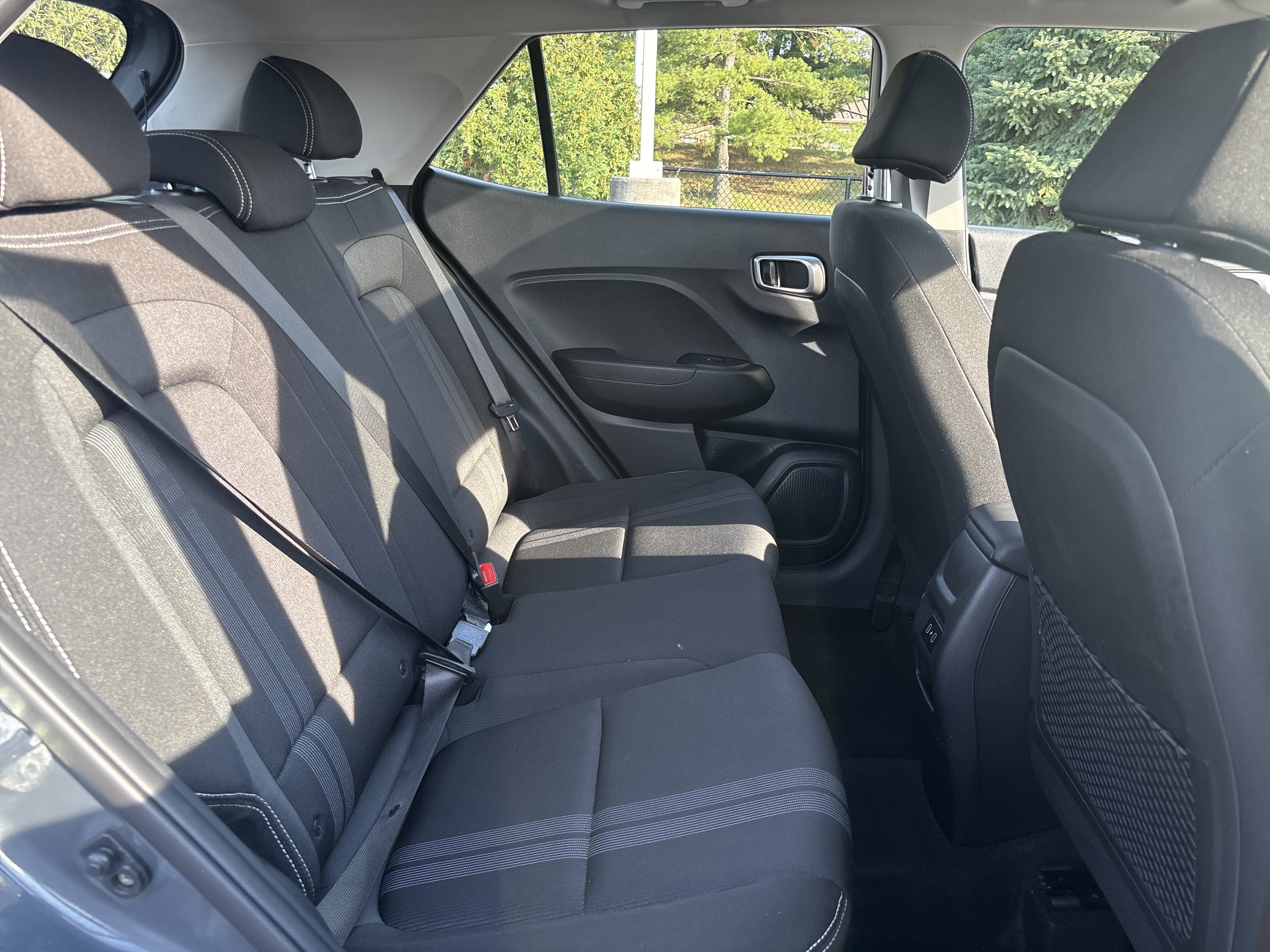 Used 2025 Hyundai Venue SEL FWD image 26