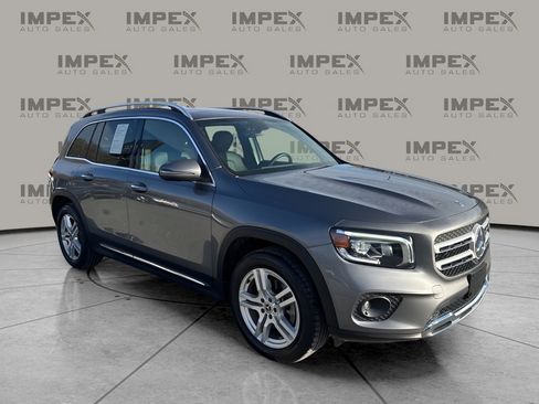 Used 2020 Mercedes-Benz GLB 250 4MATIC w/ Premium Package image 7