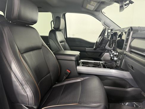 Certified 2025 Ford F250 Lariat AWD/4WD image 10