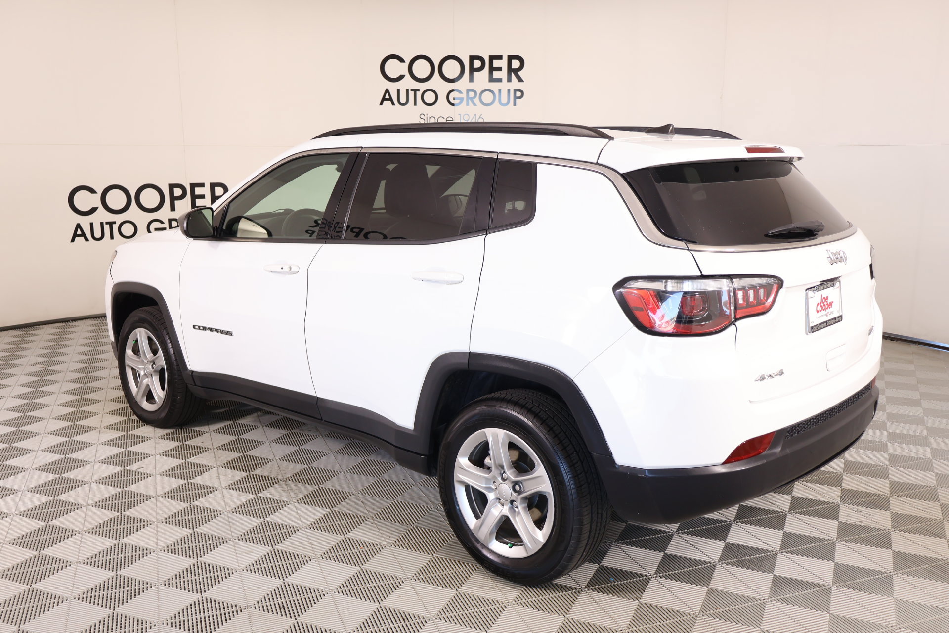 Used 2023 Jeep Compass Latitude AWD/4WD image 21