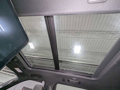 Used 2023 Chevrolet Tahoe Premier image 16