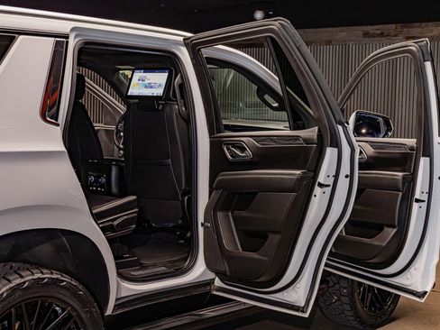 Used 2023 GMC Yukon SLT w/ Max Trailering Package image 31