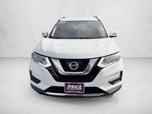 Used 2017 Nissan Rogue SV w/ SV Premium Package AWD/4WD image 2
