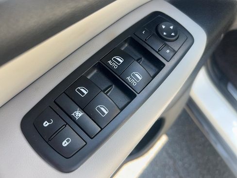 Used 2018 Jeep Grand Cherokee Limited RWD image 12
