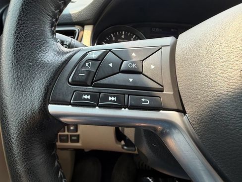 Used 2020 Nissan Rogue SV w/ Premium Package FWD image 18