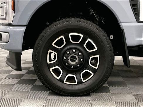 Used 2024 Ford F350 Platinum w/ FX4 Off-Road Package AWD/4WD image 9