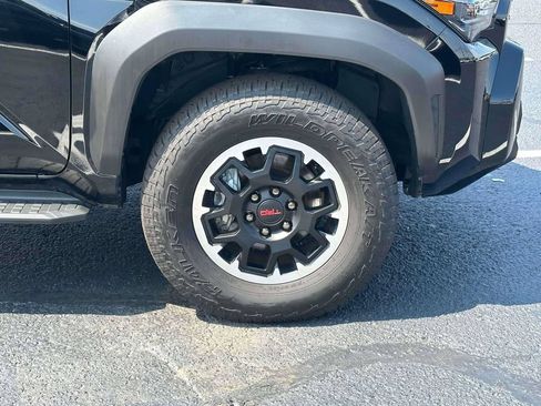 Used 2025 Toyota 4Runner TRD Off-Road Premium AWD/4WD image 7