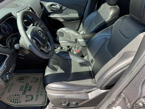 Used 2022 Jeep Cherokee Limited w/ Mopar Interior Package image 13