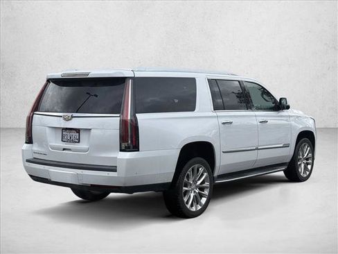 Used 2019 Cadillac Escalade ESV Luxury image 5