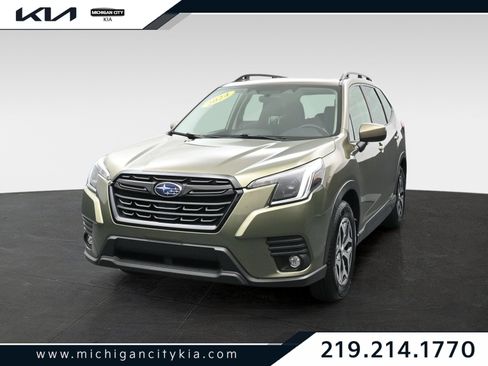 Used 2024 Subaru Forester Premium AWD/4WD image 1