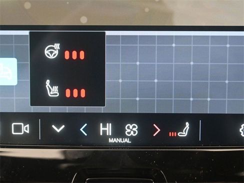 Used 2025 Volvo XC60 B5 Plus w/ Climate Package image 19