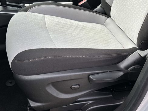 Certified 2022 Chevrolet Trax LS w/ Tint and Cruise Package image 18