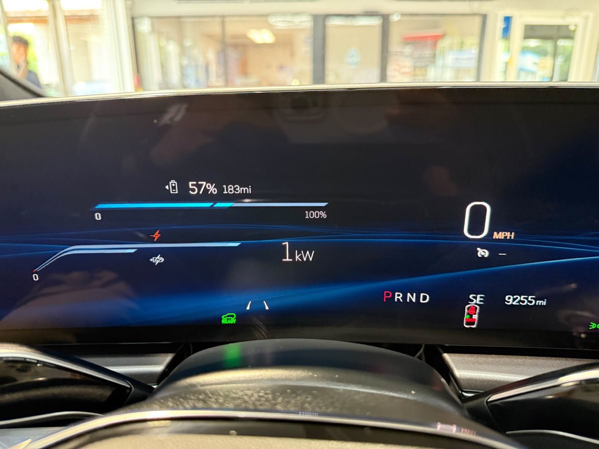 Used 2024 Cadillac Lyriq Tech AWD/4WD image 16