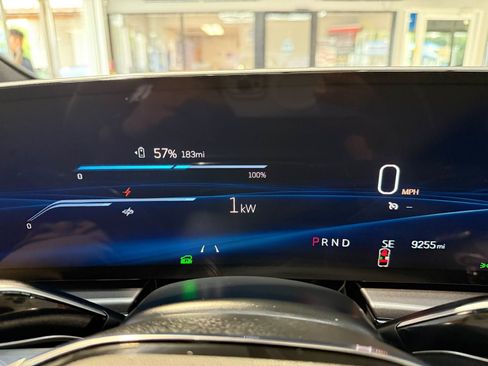 Used 2024 Cadillac Lyriq Tech AWD/4WD image 16