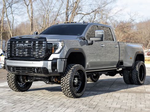 Used 2026 GMC Sierra 3500 Denali Ultimate image 6