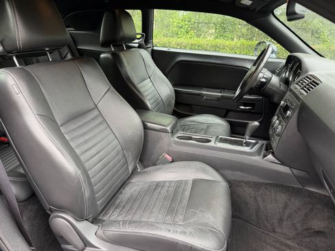 Used 2013 Dodge Challenger R/T RWD image 16