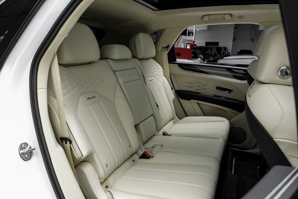 Used 2024 Bentley Bentayga AWD/4WD image 45