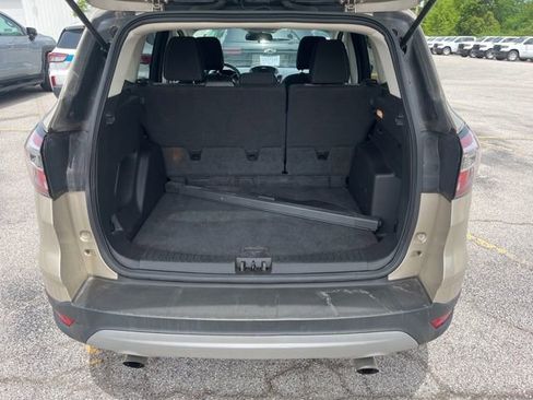 Used 2017 Ford Escape SE w/ SE Cold Weather Package FWD image 5