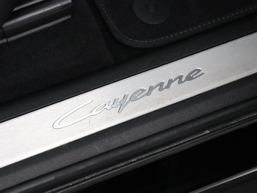 Used 2024 Porsche Cayenne Coupe w/ Premium Package Plus AWD/4WD image 29