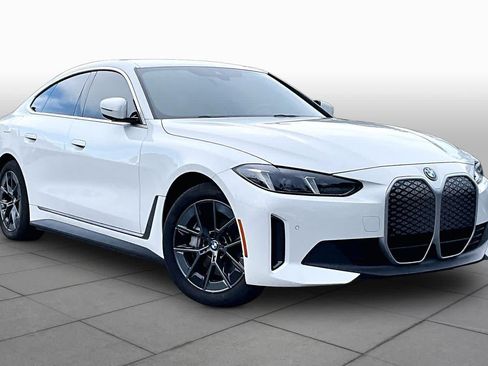Used 2025 BMW i4 eDrive40 RWD image 2