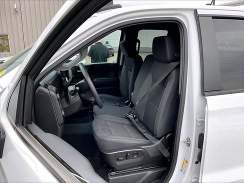Used 2023 Chevrolet Silverado 1500 Custom AWD/4WD image 10