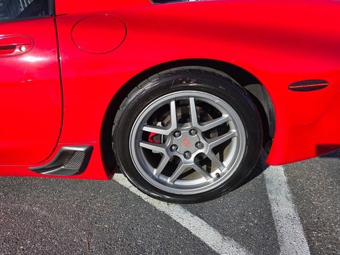 Used 2003 Chevrolet Corvette Z06 w/ Memory Package, 3 Drivers image 12